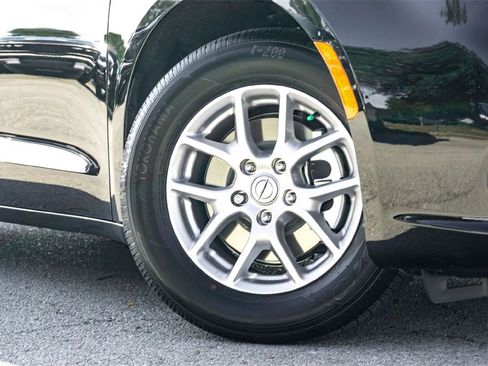 New 2026 Chrysler Pacifica Select image 2