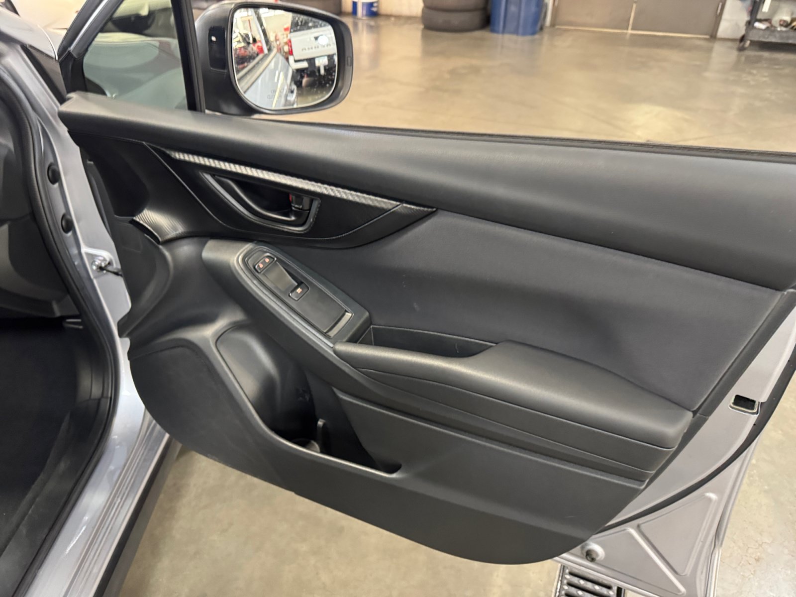 Used 2020 Subaru Crosstrek 2.0i Premium w/ Moonroof Package 2 AWD/4WD image 16