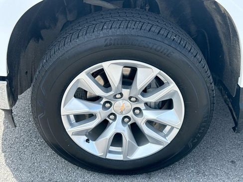 Used 2024 Chevrolet Silverado 1500 Custom AWD/4WD image 10