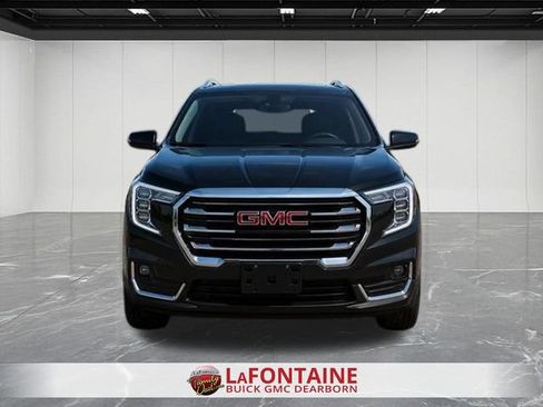 Used 2024 GMC Terrain SLT AWD/4WD image 4