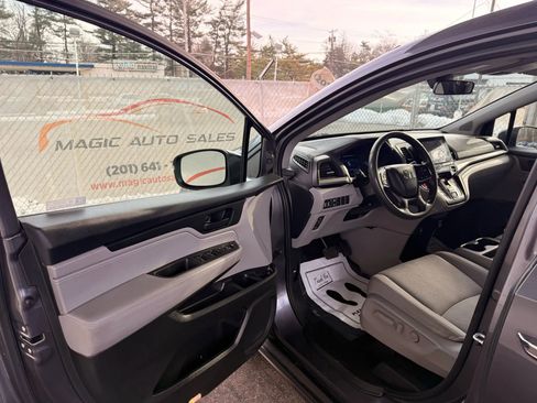 Used 2024 Honda Odyssey EX image 60