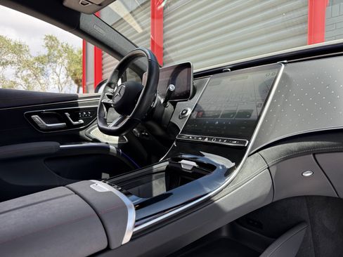 Used 2022 Mercedes-Benz EQS 450+ Sedan image 17