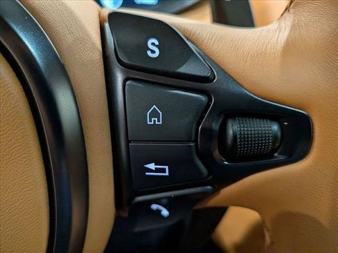 Used 2023 Aston Martin DB11 Coupe image 16