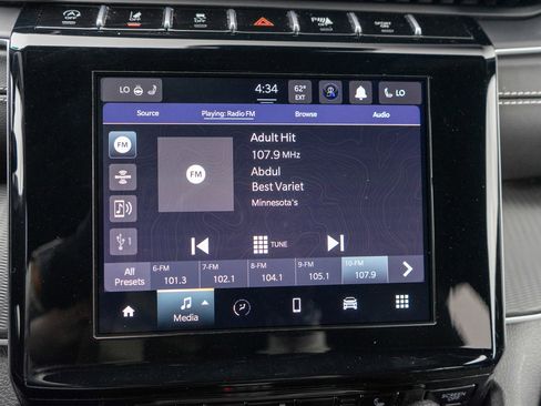 Used 2024 Jeep Grand Cherokee Altitude AWD/4WD image 17