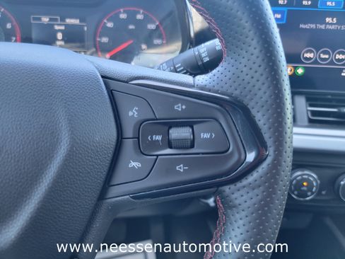 Used 2025 Chevrolet Trax RS w/ Driver Confidence Package image 19