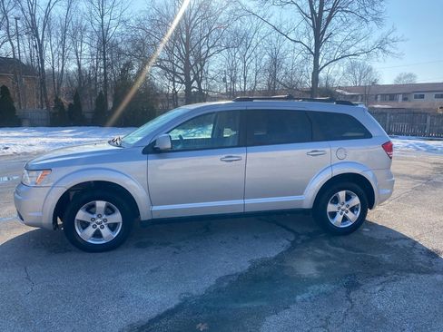 Used 2010 Dodge Journey SXT w/ Premium Convenience Group image 2