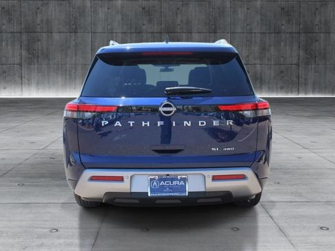 Used 2025 Nissan Pathfinder SL AWD/4WD image 4