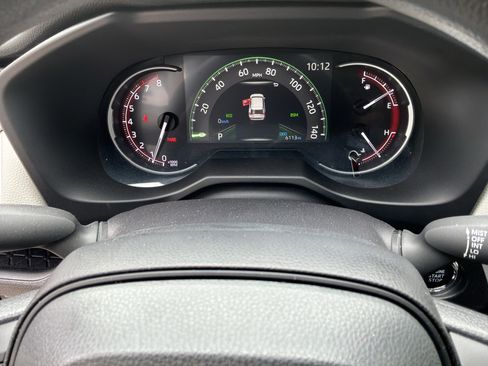 Used 2025 Toyota RAV4 XLE w/ Convenience Package FWD image 21