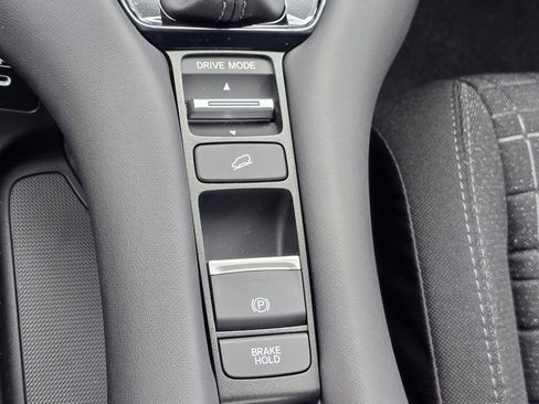 New 2026 Honda HR-V LX image 10