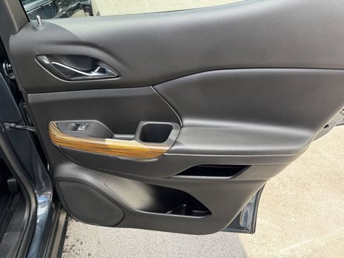 Used 2019 GMC Acadia SLE AWD/4WD image 32
