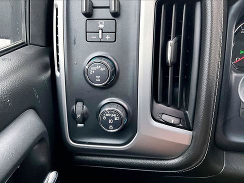 Used 2018 GMC Sierra 1500 SLE w/ SLE Value Package AWD/4WD image 37