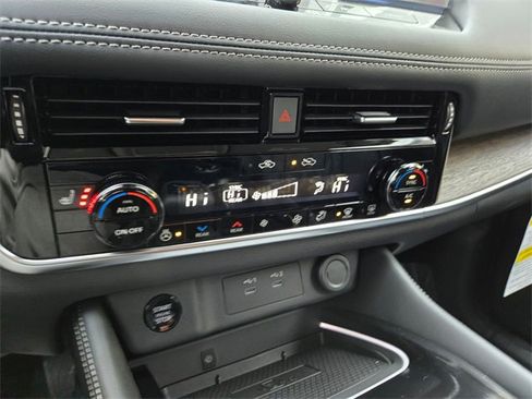 New 2026 Nissan Rogue Platinum image 19