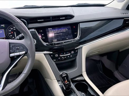 Used 2020 Cadillac XT6 Premium Luxury FWD image 7