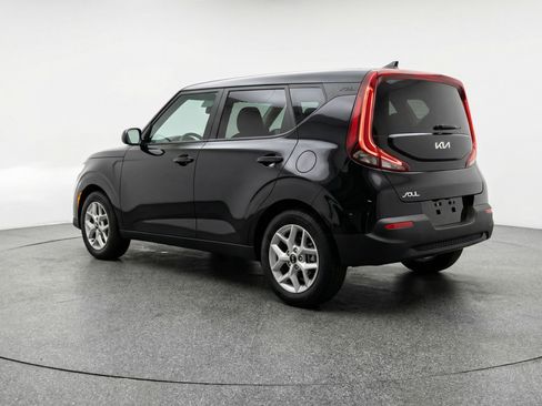 Used 2025 Kia Soul LX w/ LX Technology Package image 6