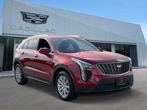Certified 2023 Cadillac XT4 Luxury w/ Cold Weather Package AWD/4WD image 6