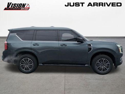 Used 2025 Nissan Armada Platinum image 4