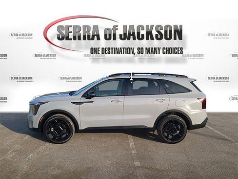 Certified 2025 Kia Sorento SX image 5
