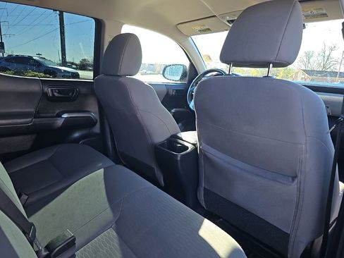 Used 2017 Toyota Tacoma SR5 w/ Tow Package image 28