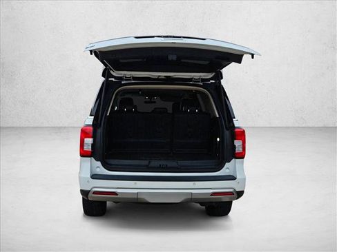 Used 2024 Ford Expedition XLT AWD/4WD image 6