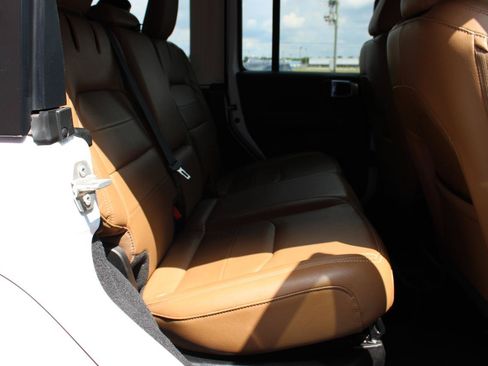 Used 2023 Jeep Wrangler Unlimited Sahara w/ Cold Weather Group AWD/4WD image 46