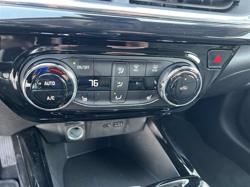 Used 2024 Chevrolet Trax ACTIV w/ Driver Confidence Package FWD image 19