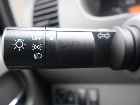 Used 2006 Nissan Frontier SE w/ (P01) Power Pkg AWD/4WD image 30