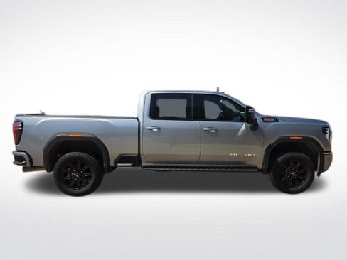 Used 2024 GMC Sierra 2500 AT4 w/ AT4 Premium Plus Package AWD/4WD image 10