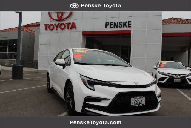 Certified 2026 Toyota Corolla SE FWD image 1