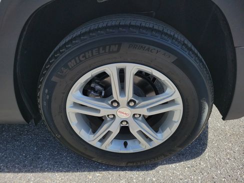 Certified 2023 GMC Terrain SLE w/ Driver Convenience Package image 32