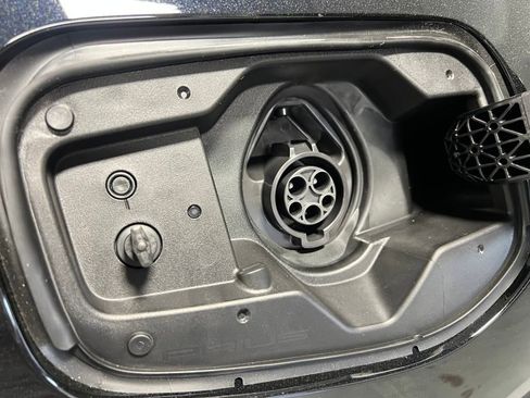 New 2026 Toyota Prius Plug-In Hybrid image 8