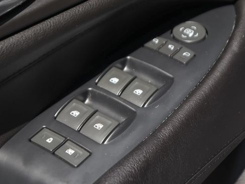 Used 2017 Cadillac Escalade Luxury AWD/4WD image 21