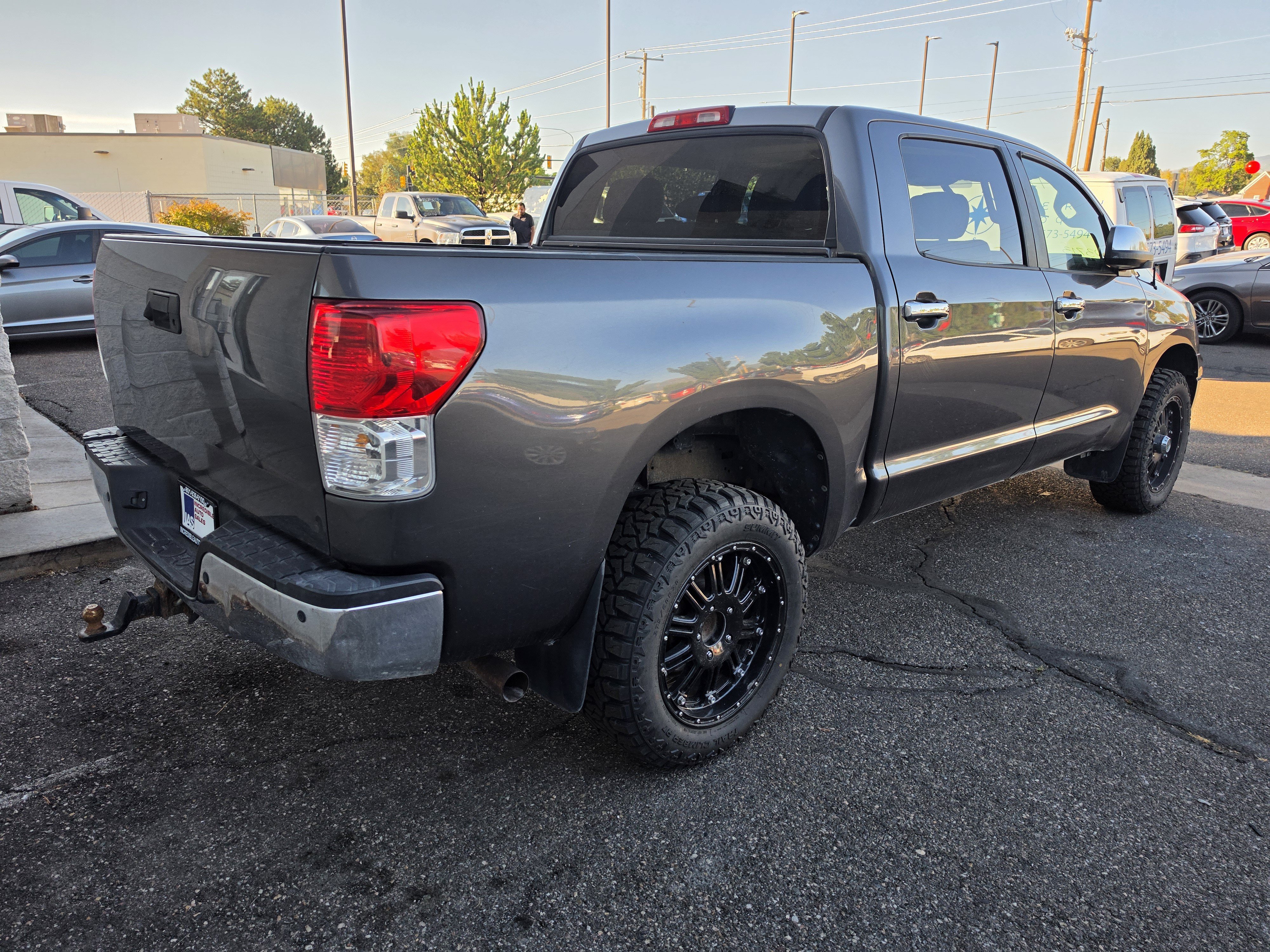Used 2012 Toyota Tundra Limited w/ Memory Pkg AWD/4WD image 7