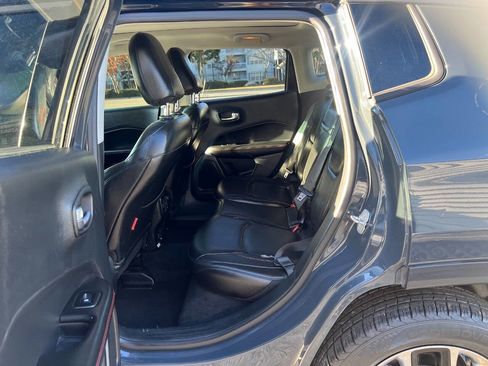 Used 2018 Jeep Compass Trailhawk w/ Leather Interior Group image 23
