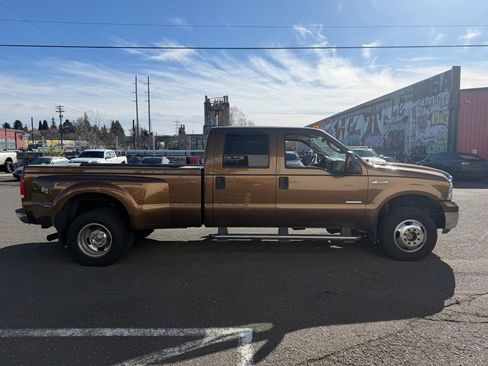Used 2005 Ford F350 Lariat image 7