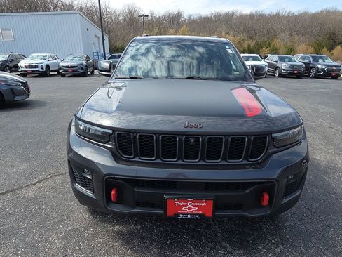 Used 2022 Jeep Grand Cherokee Trailhawk image 3