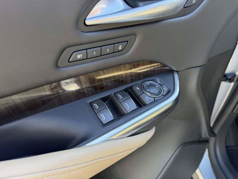 Certified 2025 Cadillac XT4 Premium Luxury FWD image 18