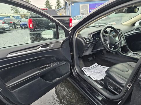 Used 2020 Ford Fusion Titanium image 16