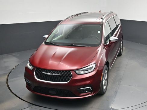 Used 2022 Chrysler Pacifica Limited image 44