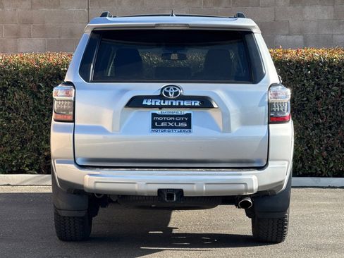Used 2019 Toyota 4Runner TRD Off-Road Premium w/ Convenience Package AWD/4WD image 5