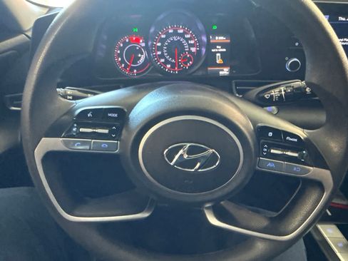 Used 2022 Hyundai Elantra SEL FWD image 22
