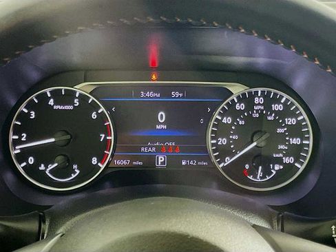 Certified 2022 Nissan Sentra SR w/ Midnight Edition image 10