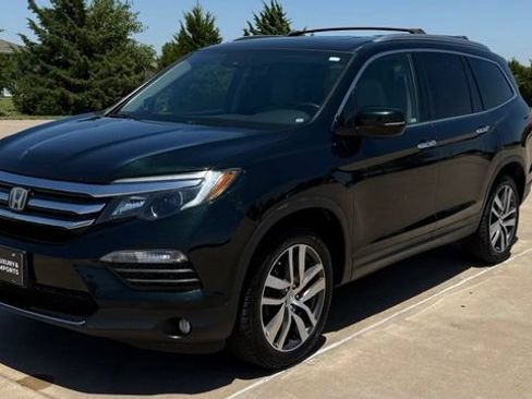 Used 2017 Honda Pilot Touring image 12
