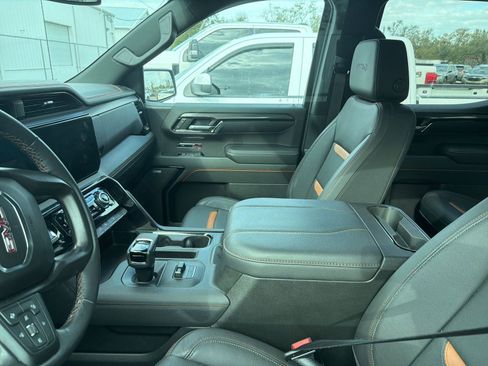 Used 2023 GMC Sierra 1500 AT4 w/ AT4 Preferred Package image 9