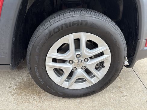 Used 2018 Jeep Compass Sport image 13