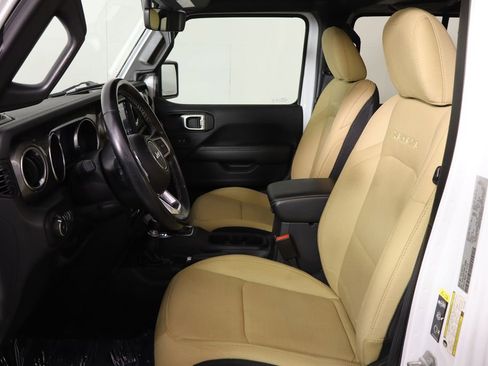 Used 2022 Jeep Wrangler Unlimited Sahara AWD/4WD image 14