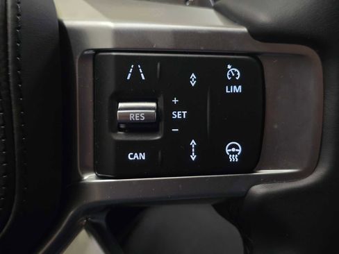 New 2026 Land Rover Discovery Limited Edition image 30