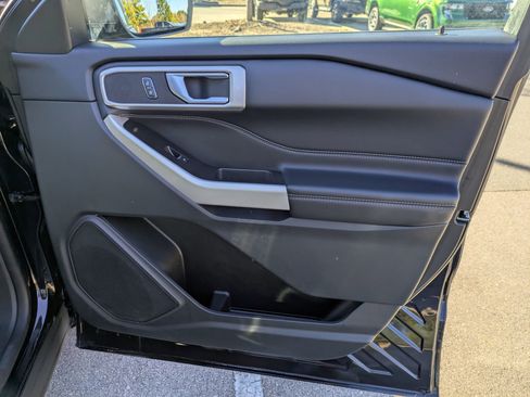 Certified 2022 Ford Explorer XLT w/ Equipment Group 202A image 41