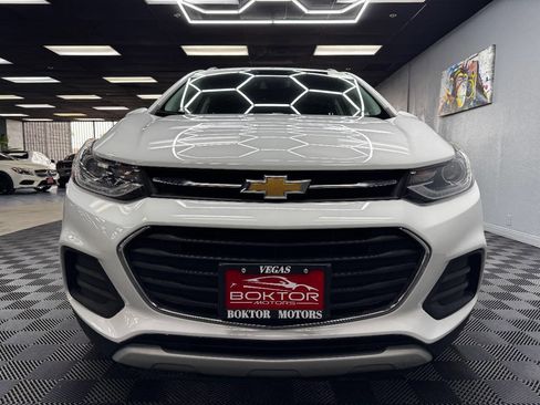 Used 2019 Chevrolet Trax LT w/ LT Convenience Package image 3