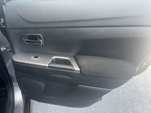 Used 2018 Mitsubishi Outlander Sport ES image 16