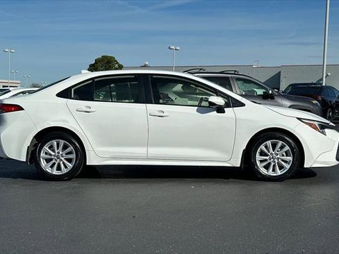 Certified 2024 Toyota Corolla LE w/ LE Convenience Package image 6